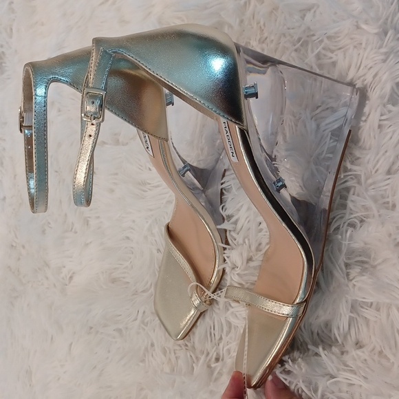 Steve Madden Isobel Metallic Gold Clear Lucite Wedge Sandals Size 6,9, & 10 NWOB - Picture 12 of 16
